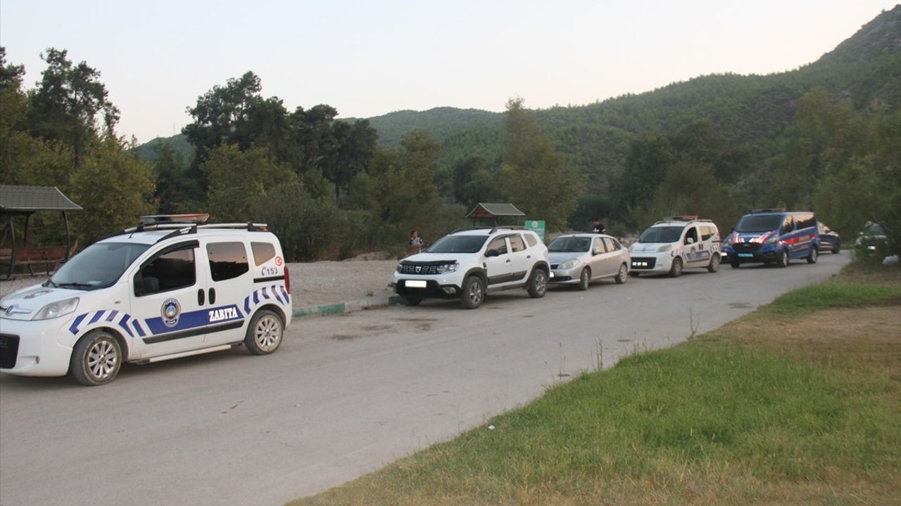 Serik'te Köprüçay Irmağı'na giren 25 yaşındaki Cüneyt Akkanat yaşamını yitirdi