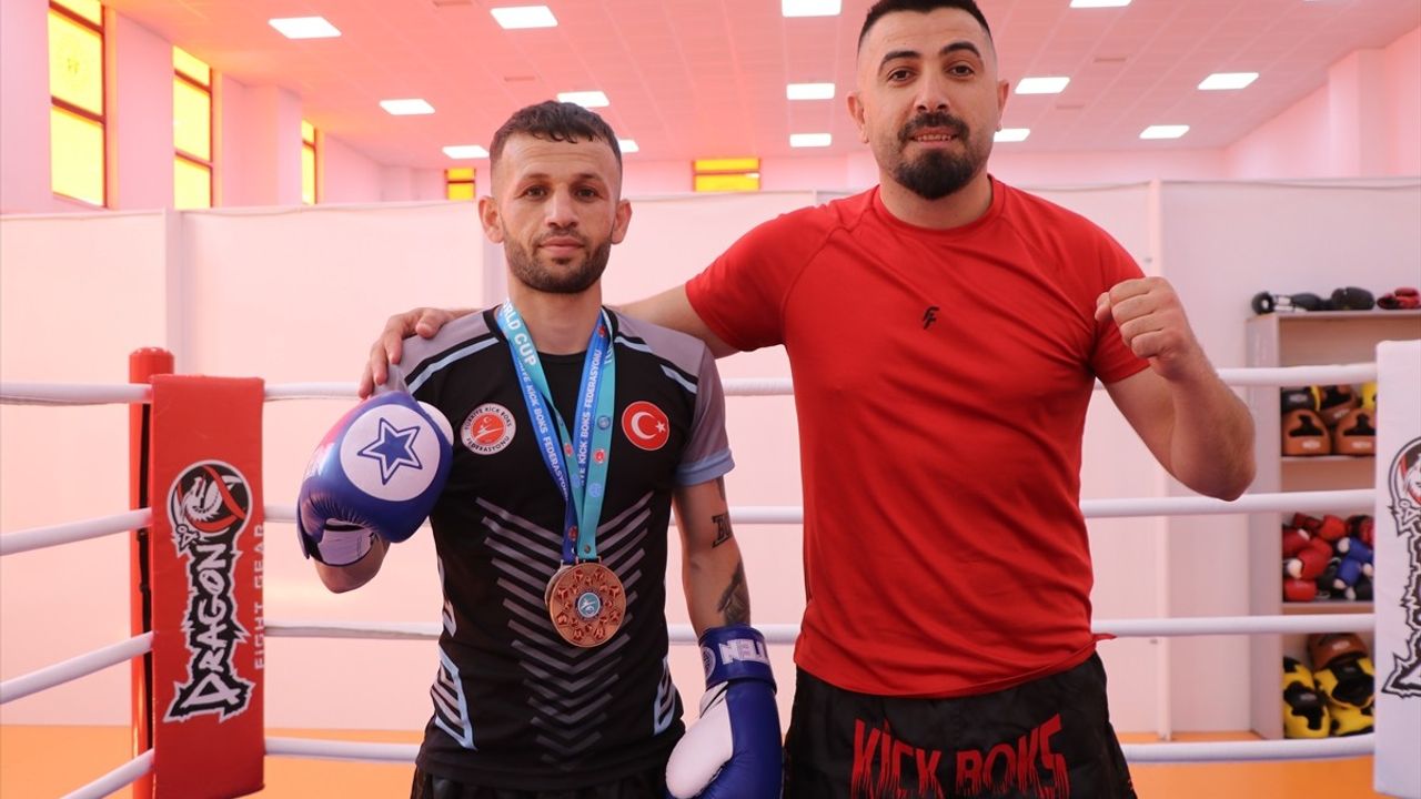 Siirtli Sporcu Kick Boksta Dünya Üçüncüsü Oldu