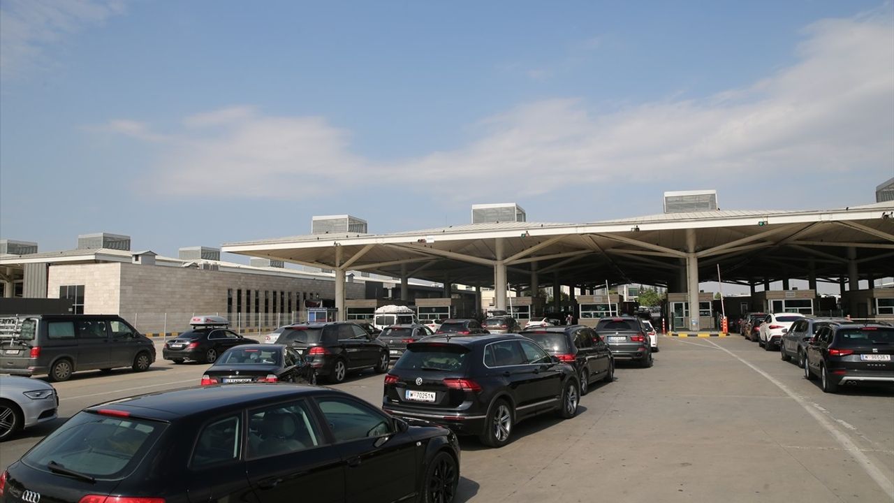 Sınır Kapılarındaki Önlemler Gurbetçilerin Geçiş Sürelerini Hızlandırdı
