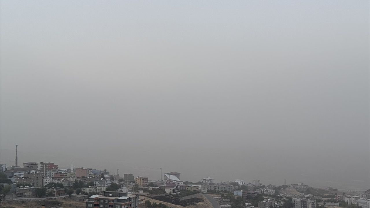 Şırnak'ta Toz Taşınımı Hayatı Olumsuz Etkiledi