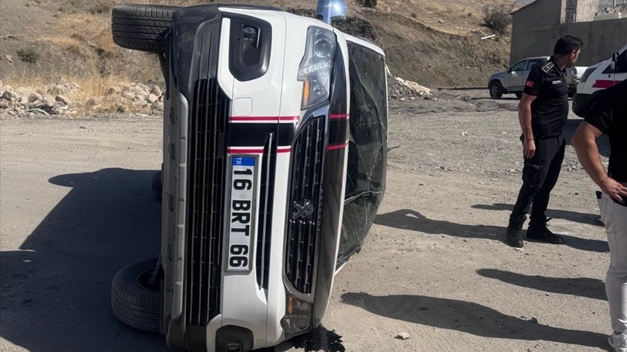 Şırnak'ta Trafik Kazası: Kültür ve Turizm İl Müdürü Celal Baz da Yaralandı
