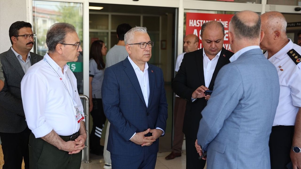 Sivas'taki Trafik Kazasında Hayatını Kaybeden 4 Kişinin Cenazesi Şanlıurfa'da Defnedildi