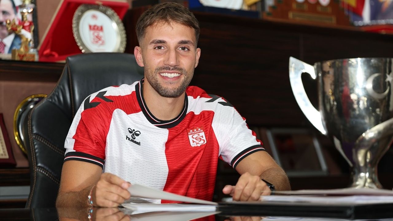Sivasspor, Okan Erdoğan'ı Transfer Etti