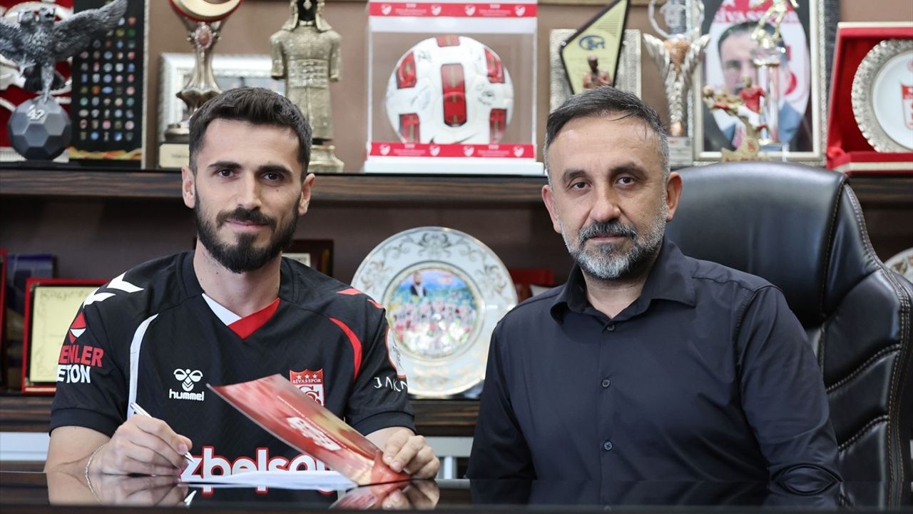 Sivasspor Valon Ethemi'yi kadrosuna kattı