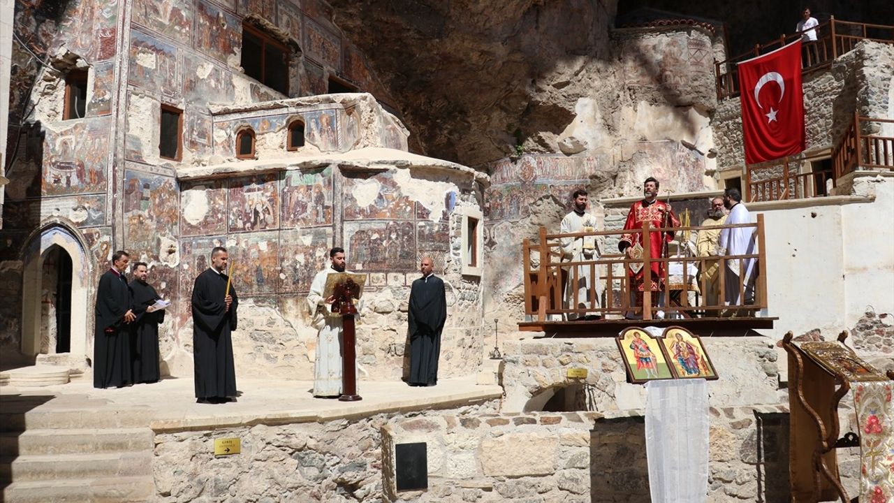 Sümela Manastırı'nda 12'nci ayin Maçka'da gerçekleştirildi