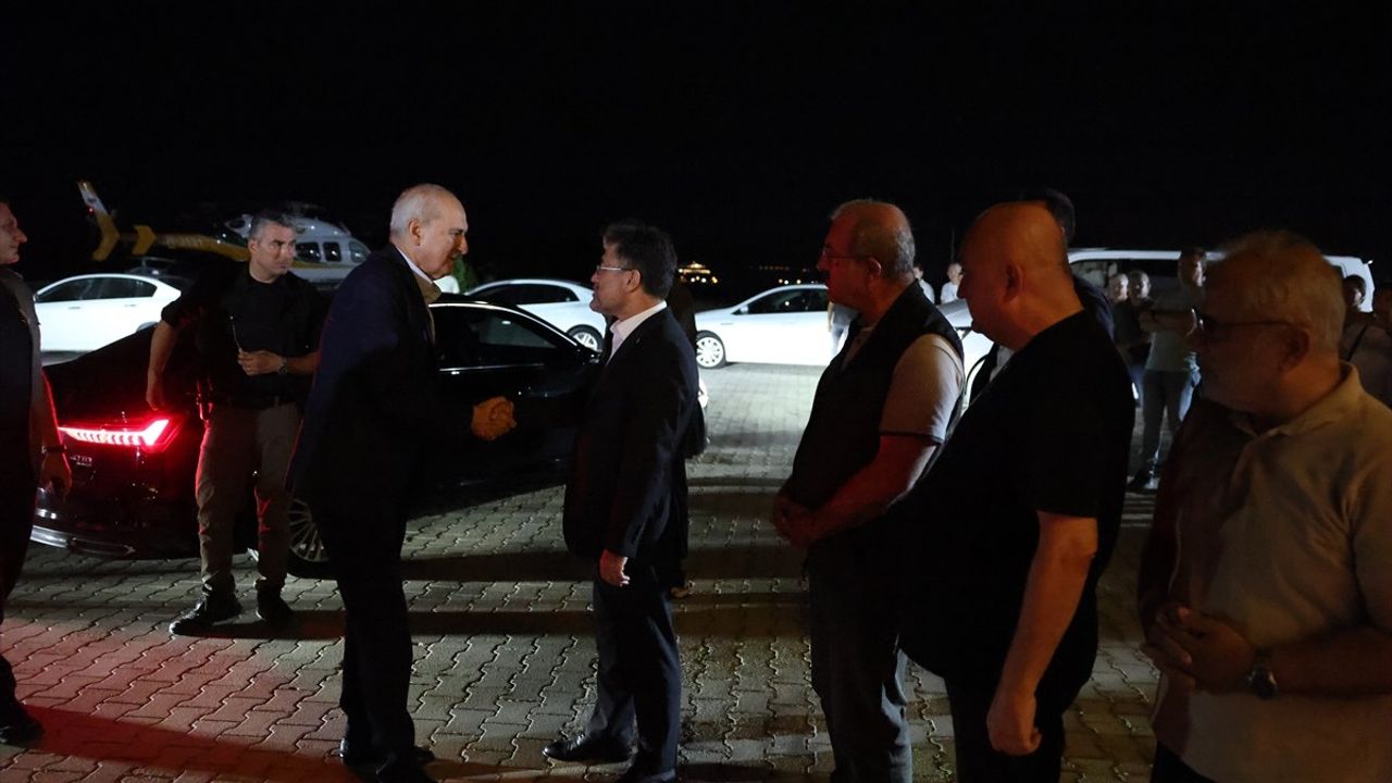 TBMM Başkanı Kurtulmuş, Çanakkale'deki Dardanos Yangın Yönetim Merkezi'ni Ziyaret Etti