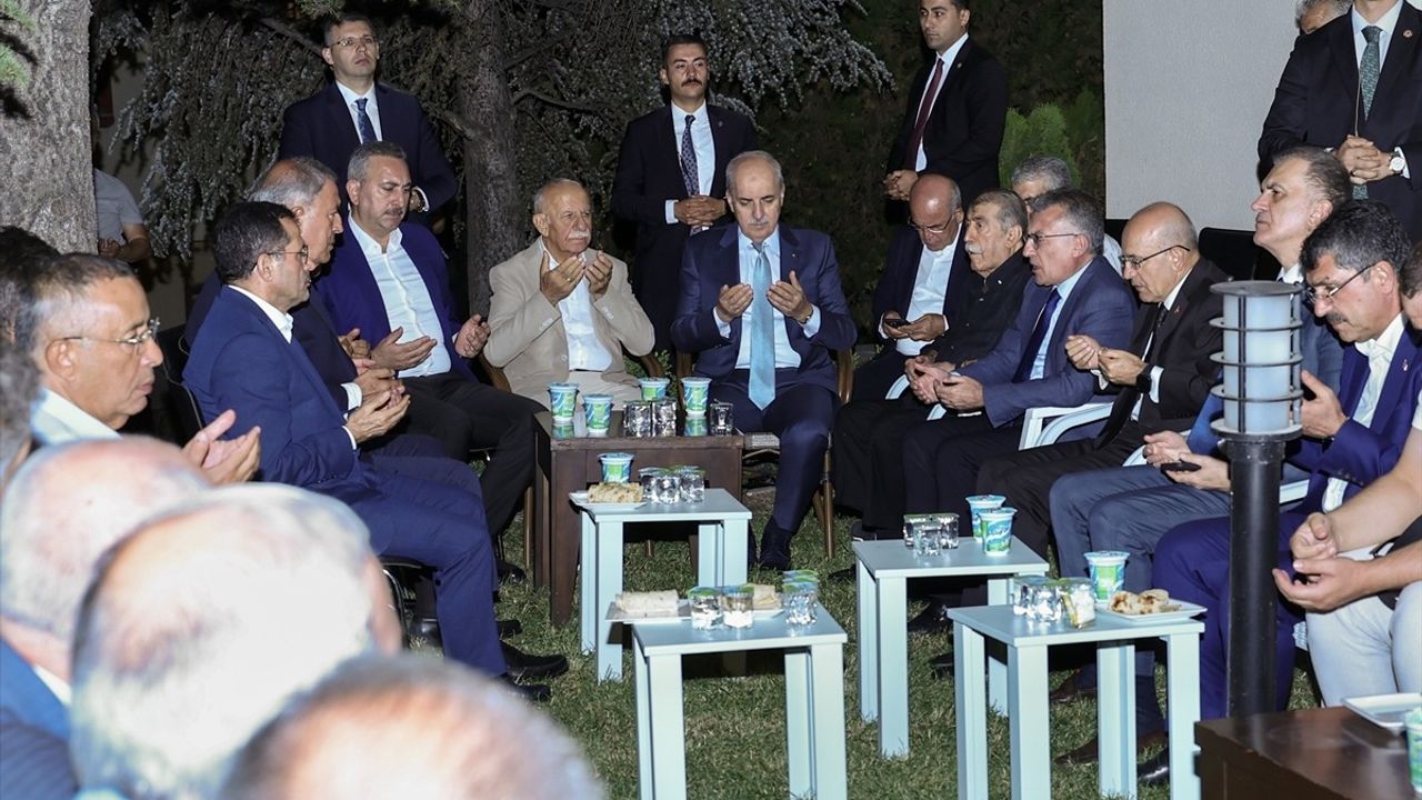 TBMM Başkanı Numan Kurtulmuş'tan Bakan Mehmet Şimşek'e taziye ziyareti