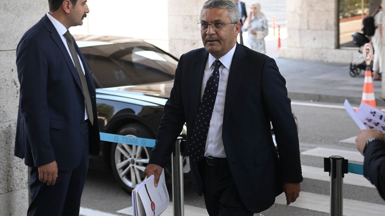 TBMM'de Milli Dayanışma, Kardeşlik ve Demokrasi Komisyonu Numan Kurtulmuş Başkanlığında Toplandı