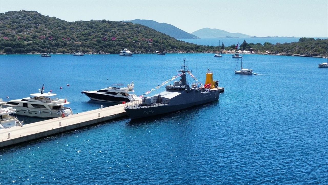TCG Kaş Hücumbotu Kaş Marina'da 30 Ağustos'ta Halkın Ziyaretine Açıldı