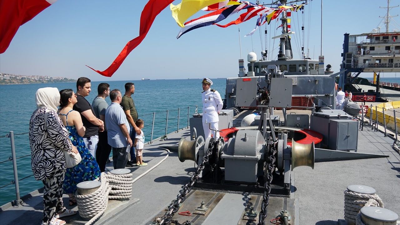 Tekirdağ'da 30 Ağustos Zafer Bayramı'nda Deniz Kuvvetleri Gemisi "TCG Enez" ziyarete açıldı