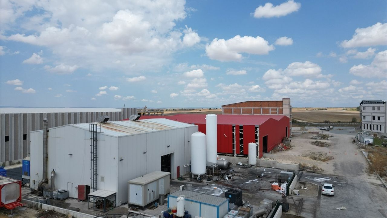 Tekirdağ'da Anestezi Gazı Fabrikasında Patlama: 2 İşçi Hayatını Kaybetti