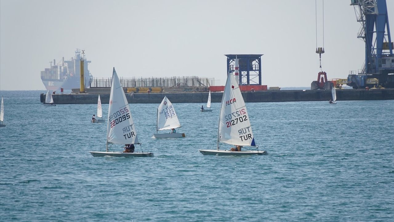 Tekirdağ'da Zafer Kupası Yelken Yarışları Başladı