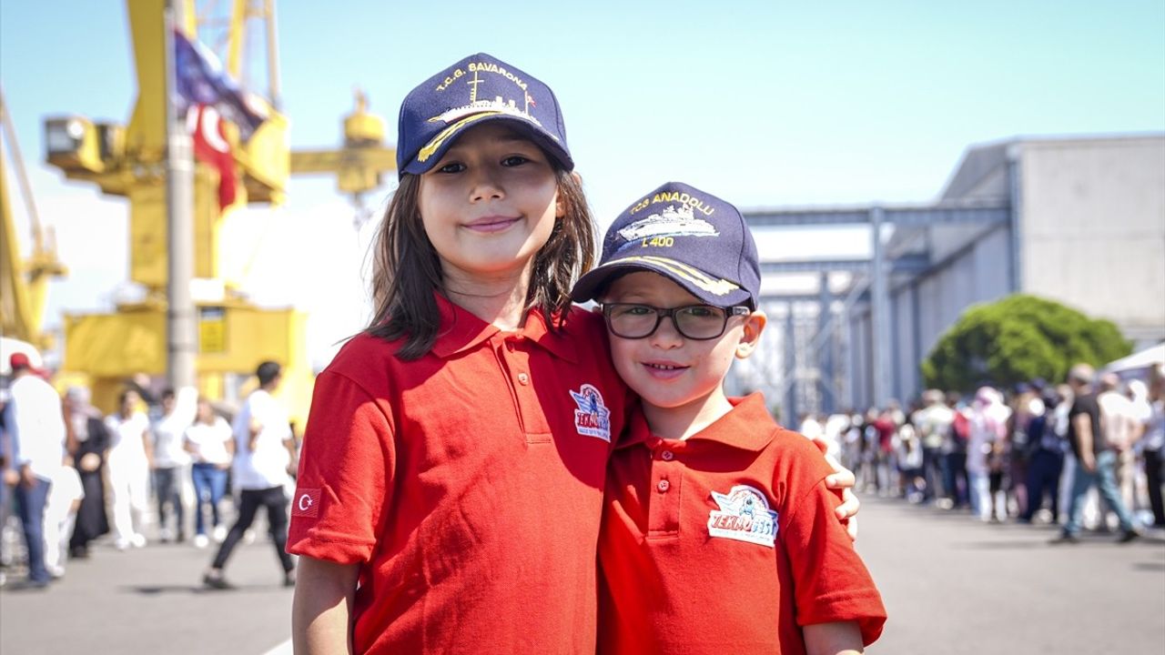 TEKNOFEST Mavi Vatan, 30 Ağustos Zafer Bayramı'nda çocukların yoğun ilgisini çekti
