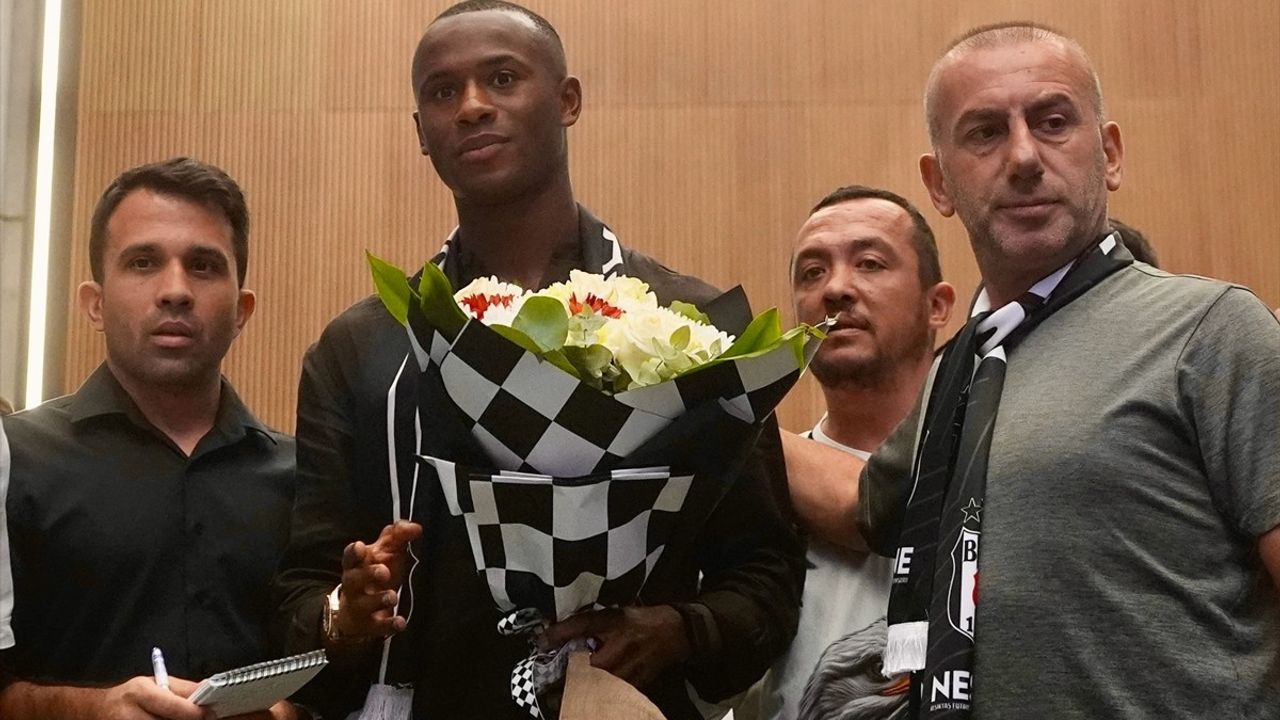 Tiago Djalo İstanbul'a geldi: Beşiktaş için açıklama yaptı