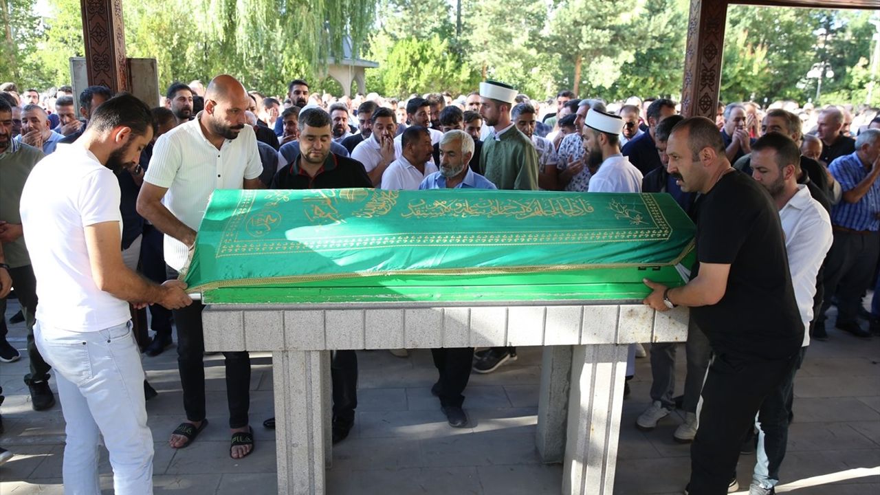 Trabzon Çaykara'da gelin alma töreninde silahla ateş açılması: 1 ölü, 2 yaralı; 2 kişi tutuklandı