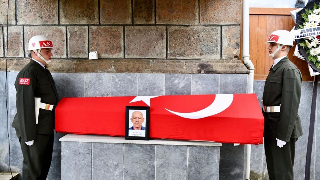 Trabzon'da Kıbrıs Gazisi Halit Dilber Konak Camisi'nde Defnedildi