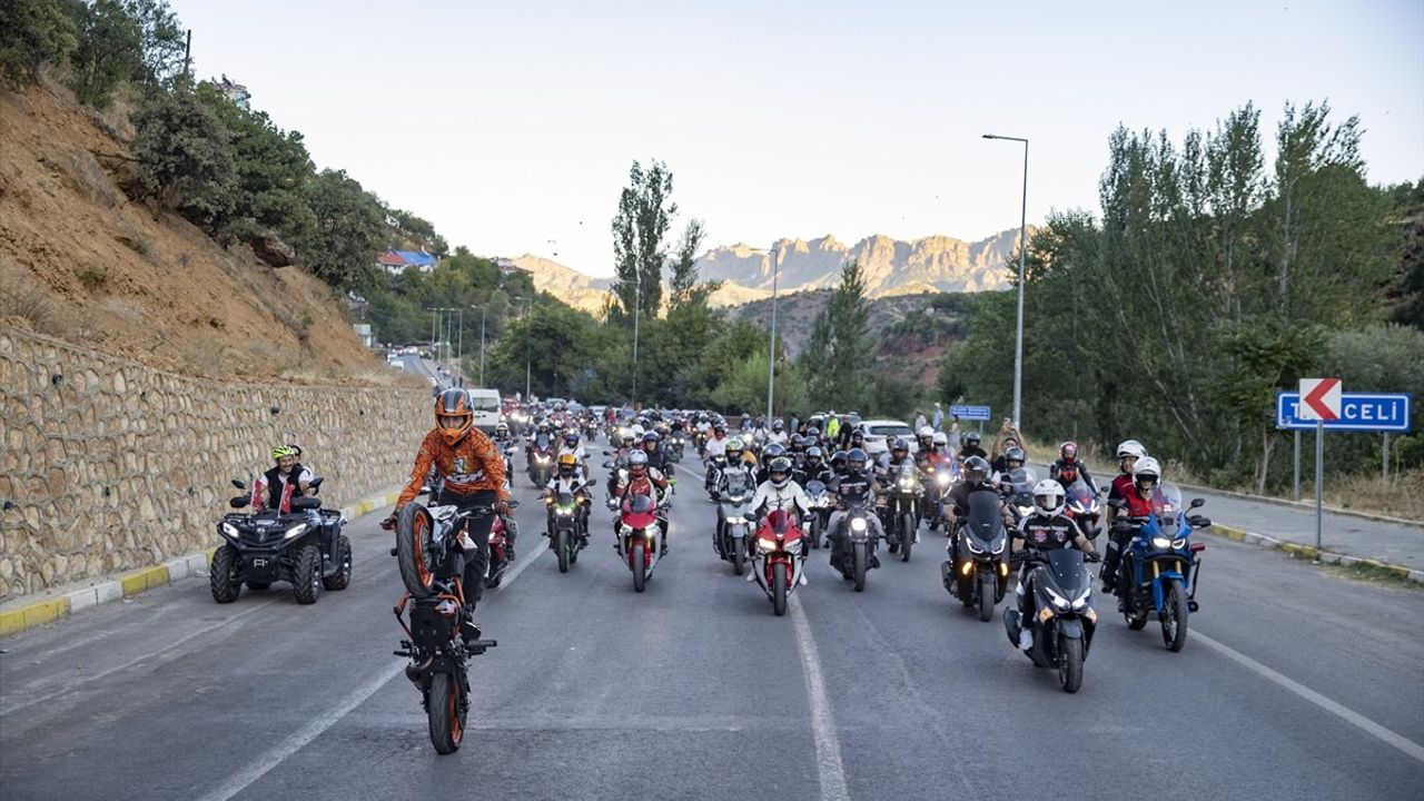Tunceli'de MamekiFest kapsamında Munzur Vadisi'nde 10 km motosiklet turu ve Moto-Maraton