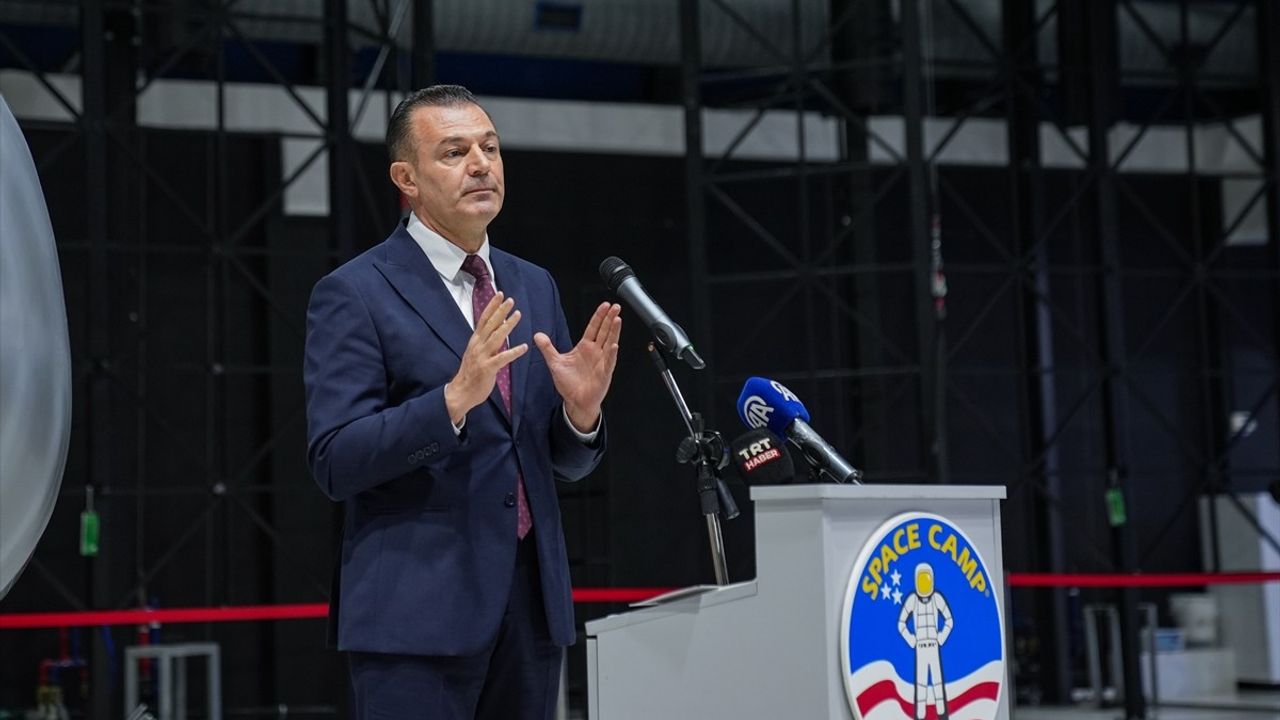 Türk dünyasının gençleri İzmir'de Uzay Kampı'nda buluştu