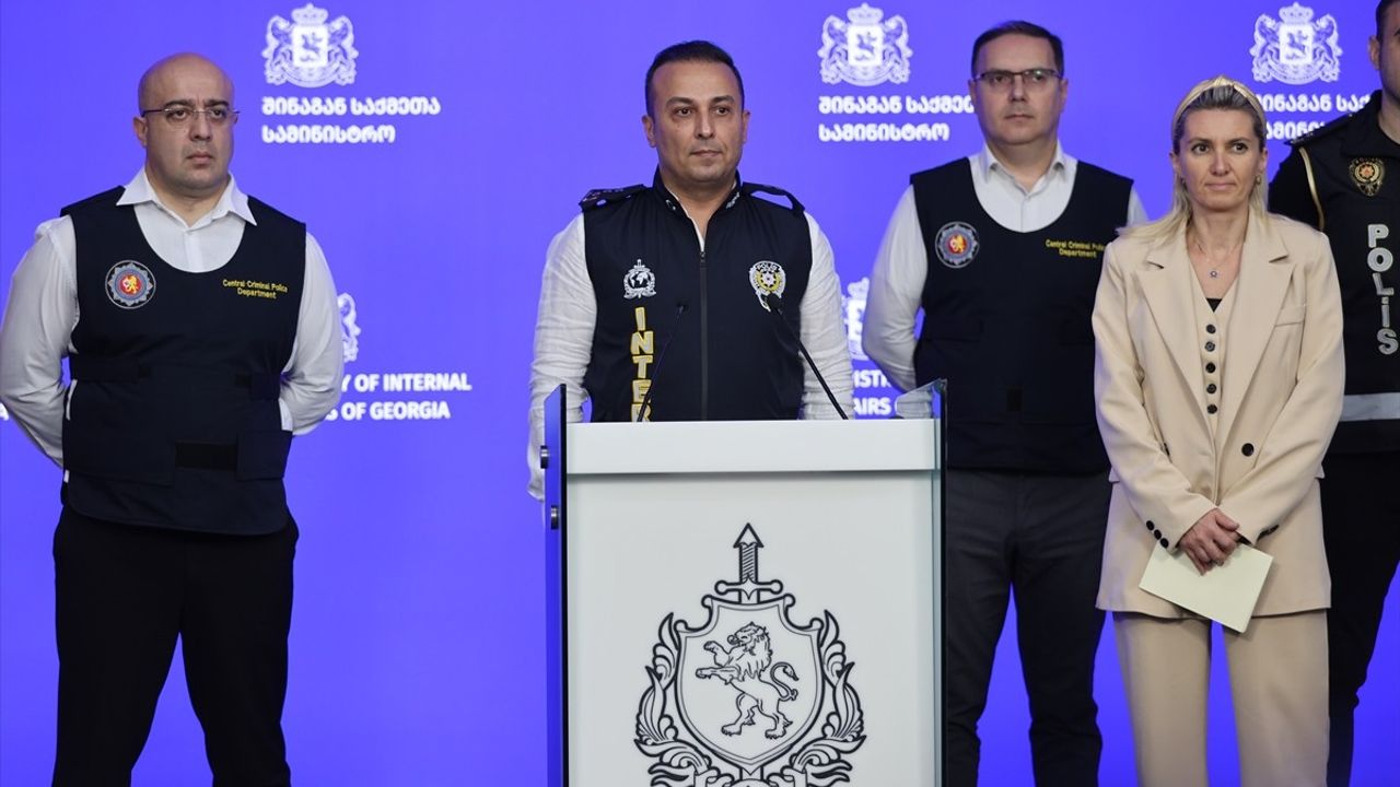 Türkiye'nin kırmızı bültenle aradığı 12 kişi Gürcistan'da gözaltına alındı