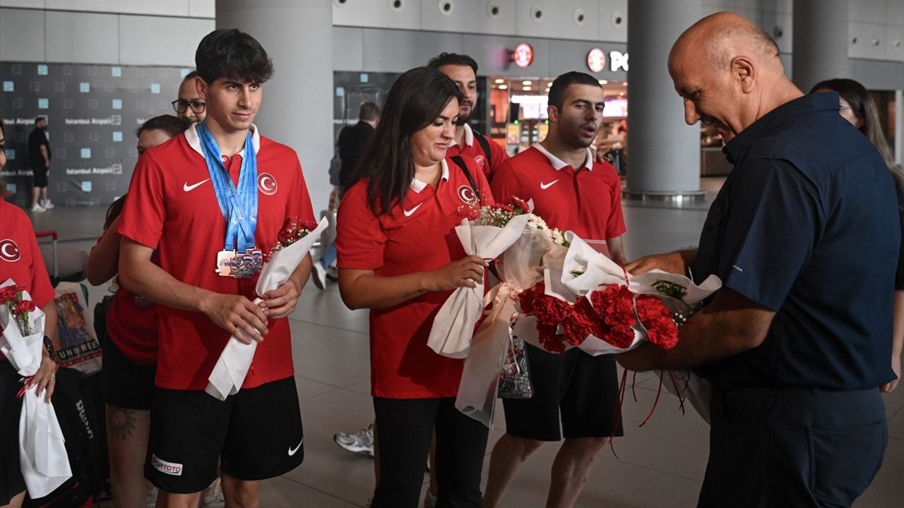 Türkiye Özel Sporcular Yüzme Milli Takımı, VIRTUS Dünya Şampiyonası'ndan 12 madalya ile döndü