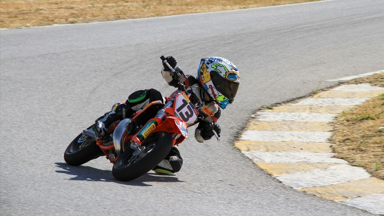 Türkiye Süpermoto Şampiyonası 3. Ayağı Uşak'ta Tamamlandı