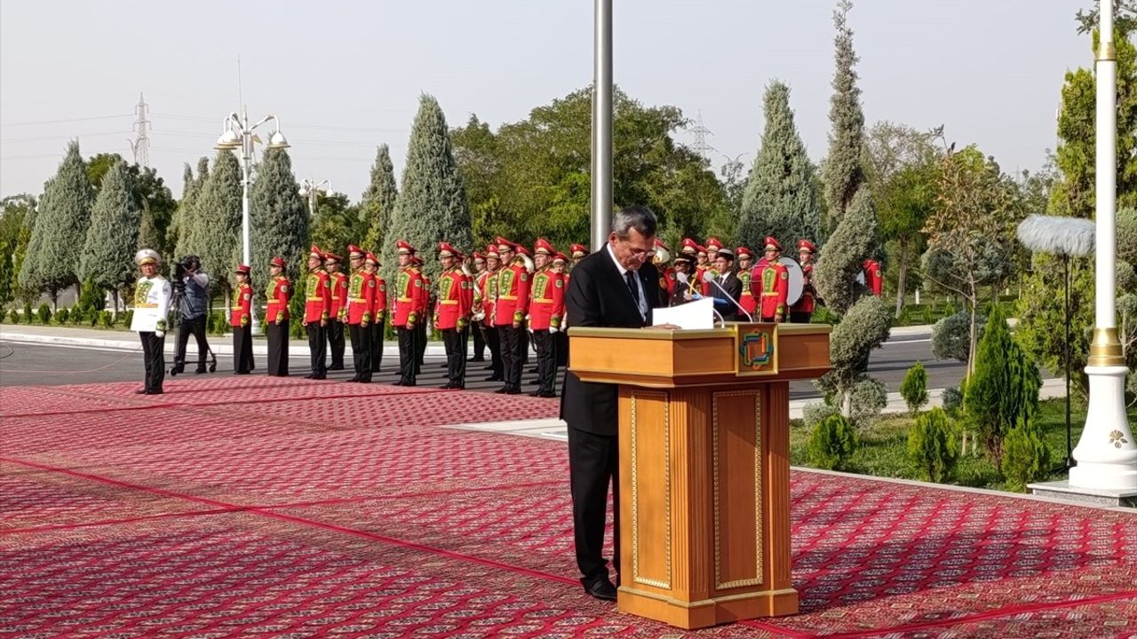 Türkmenistan'da LLDC Toplantısı Kapsamında Bayrak Töreni Düzenlendi