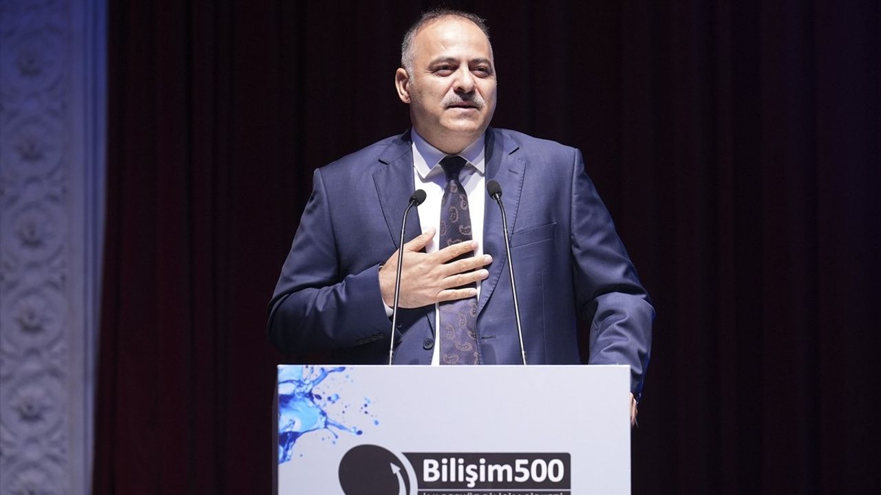 Ulaştırma ve Altyapı Bakan Yardımcısı Sayan, Bilişim 500 Ödülleri Töreninde 5G ve Siber Güvenlik Üzerine Açıklamalarda Bulundu