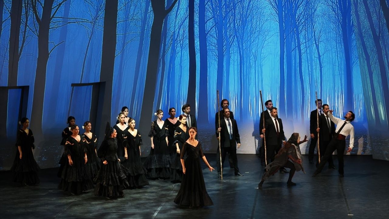 Uluslararası Bodrum Bale Festivali Bodrum Kalesi'nde 'Kanlı Düğün' gösterisiyle sürdü