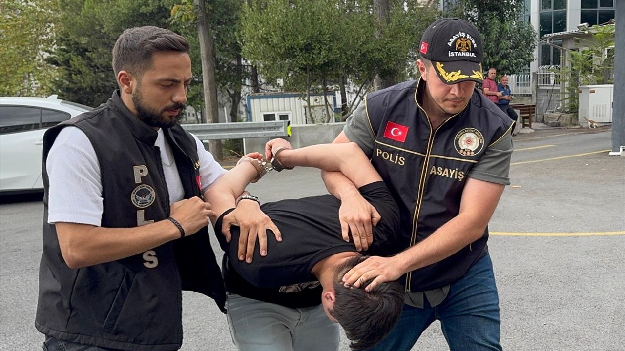 Ümraniye'de Aytaşı Sokak'ta bıçaklı saldırı: Yabancı uyruklu kadın hayatını kaybetti