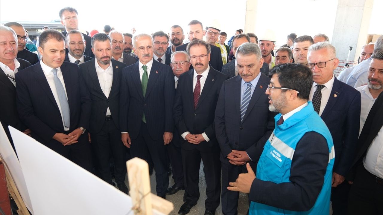Uraloğlu: Yozgat Havalimanı'nı önümüzdeki yılın sonuna kadar açmayı hedefliyoruz