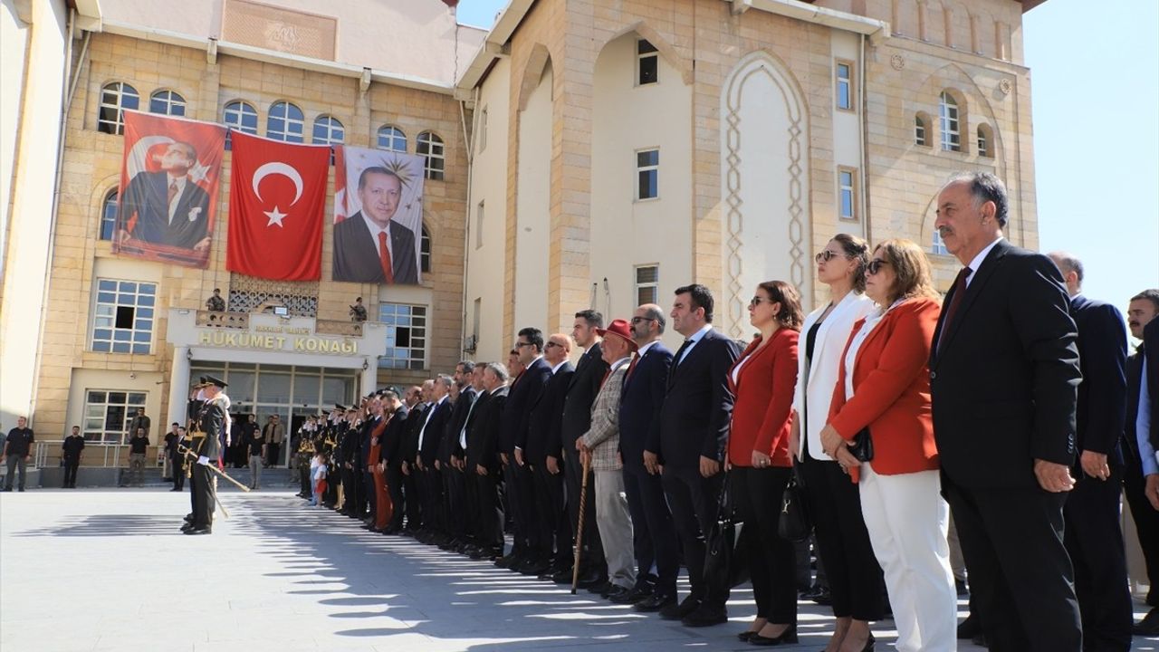Van, Bitlis, Hakkari ve Muş'ta 30 Ağustos Zafer Bayramı'nın 103. yılı törenlerle kutlandı