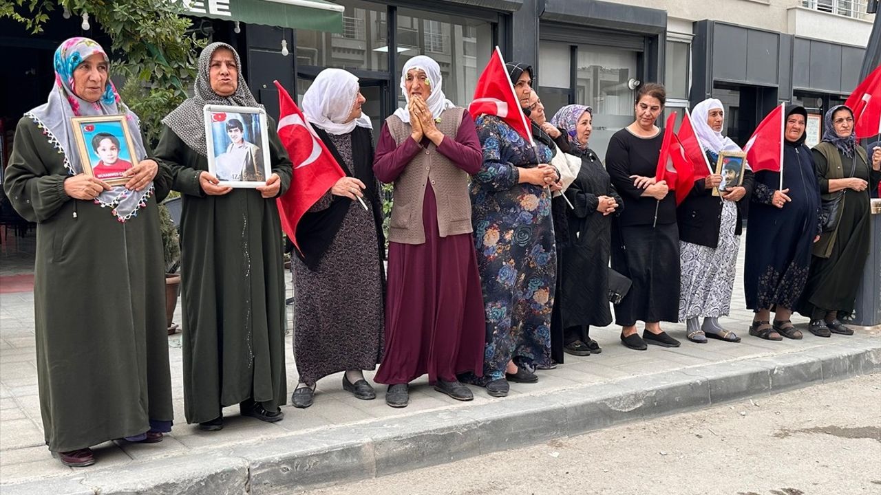 Van'da Aileler, 'Evlat Nöbeti'ni Devam Ettirdi