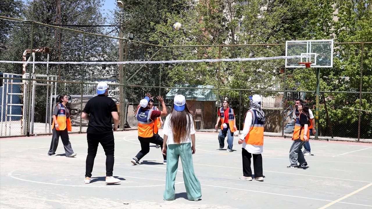 Van'da 'Destek AFAD Gönüllü Buluşması' düzenlendi — Gönüllüler eğitim ve dayanışma için bir araya geldi