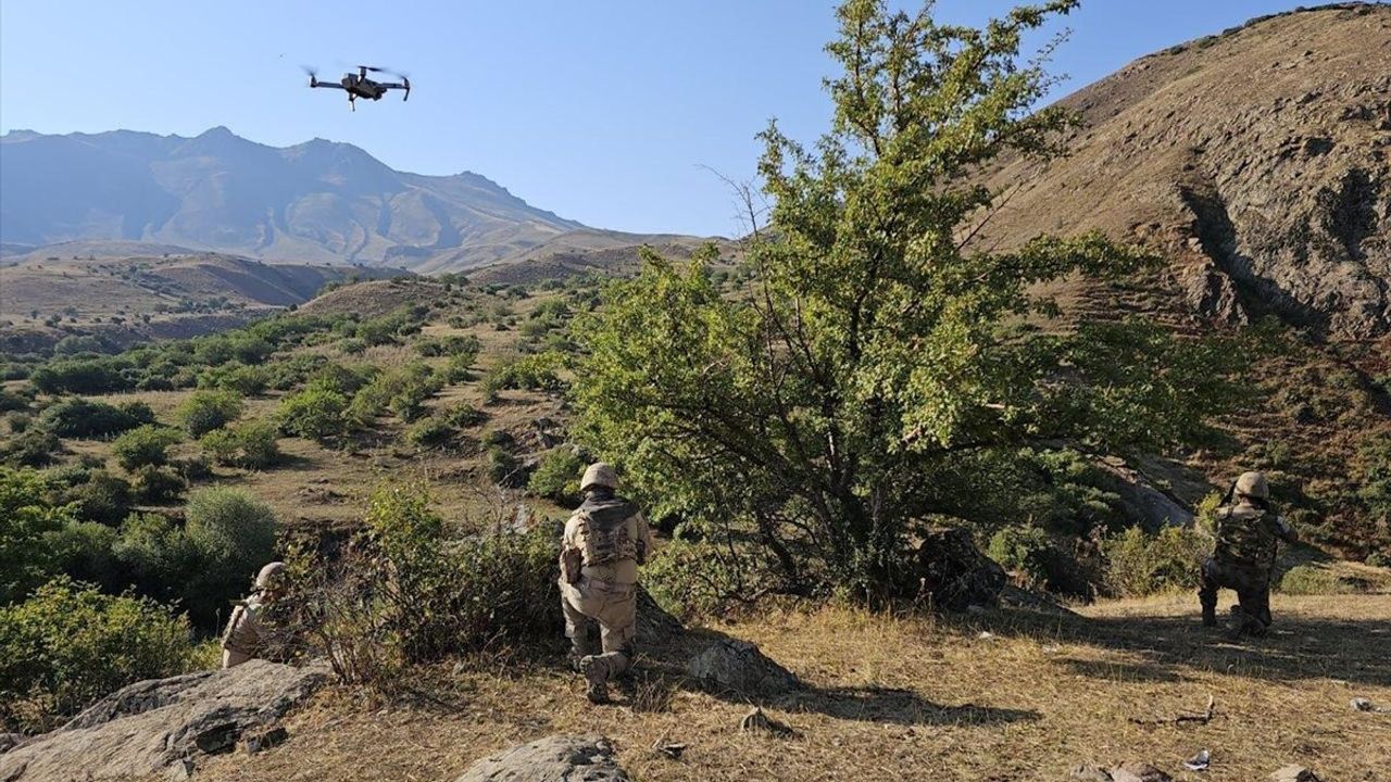 Van Erciş'te kaybolan 26 koyun jandarma ekiplerinin termal dronuyla bulundu
