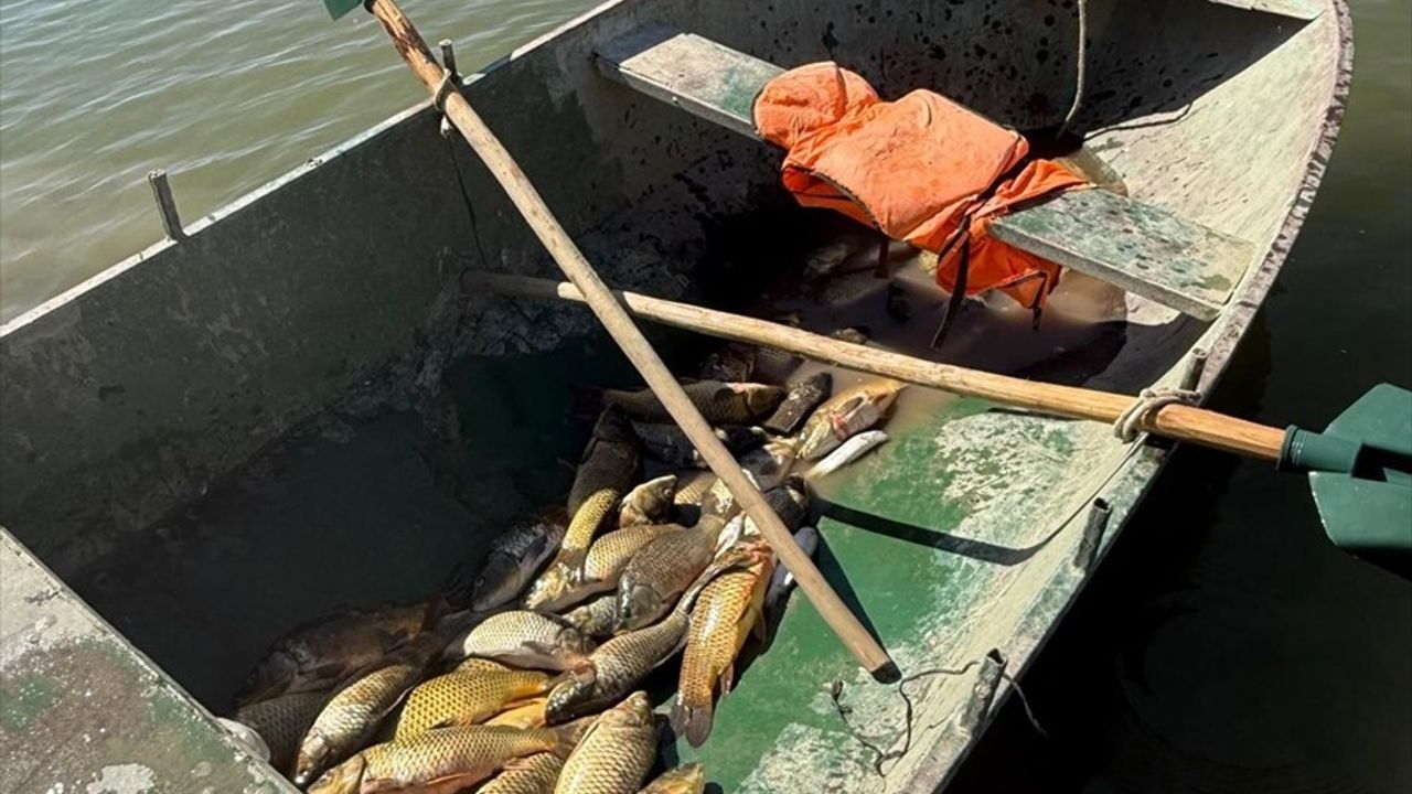 Van'ın Muradiye ilçesinde Sarımemet Barajı'nda kaçak avcılığa 2 kişiye 25 bin 670 lira ceza