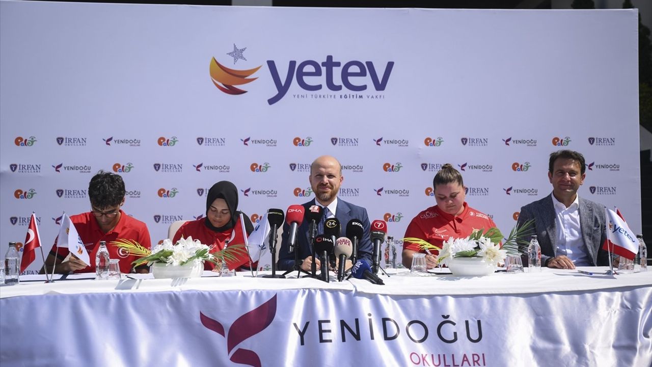 Yeni Türkiye Eğitim Vakfı (YETEV), üç milli okçuya 2028 Los Angeles Olimpiyatları sonuna kadar burs desteği sağlayacak