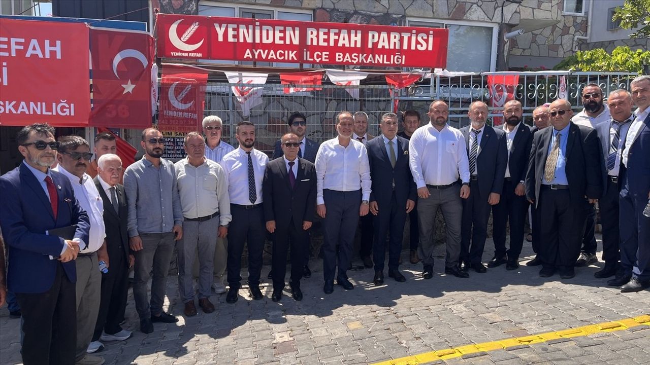 Yeniden Refah Partisi Genel Başkanı Fatih Erbakan, Çanakkale'de Partililerle Bir Araya Geldi
