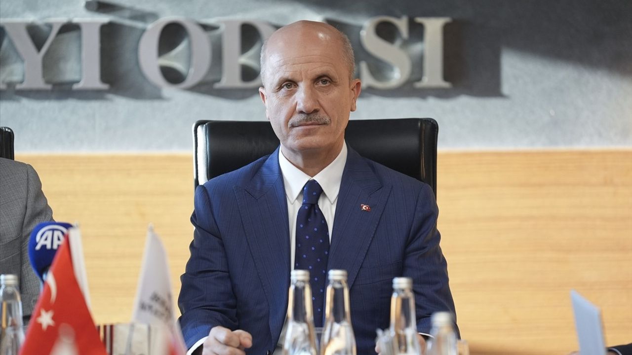 YÖK Başkanı Erol Özvar: 'Öğrencilerin Psikolojisine Dikkat Edilmeli'