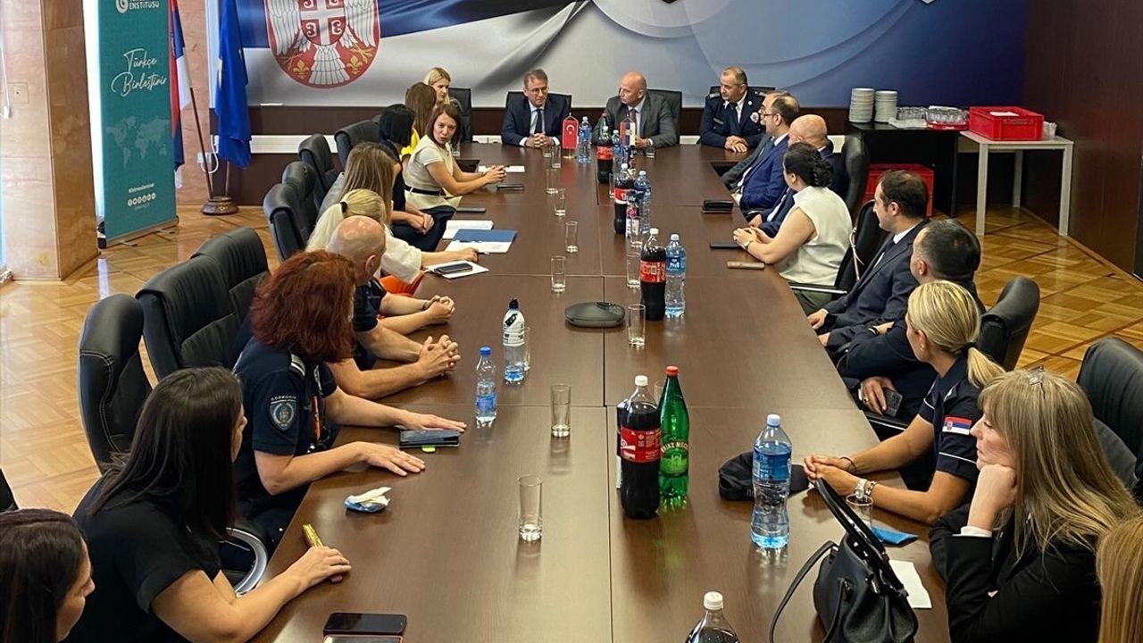 Yunus Emre Enstitüsü, Sırbistan polislerine sıla yolu için Türkçe eğitimi verdi