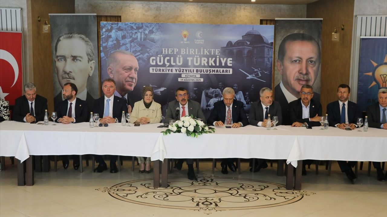 Yusuf Tekin: 'Terörsüz Türkiye' süreci kararlılıkla sürüyor — Kütahya'da Türkiye Yüzyılı Buluşmaları