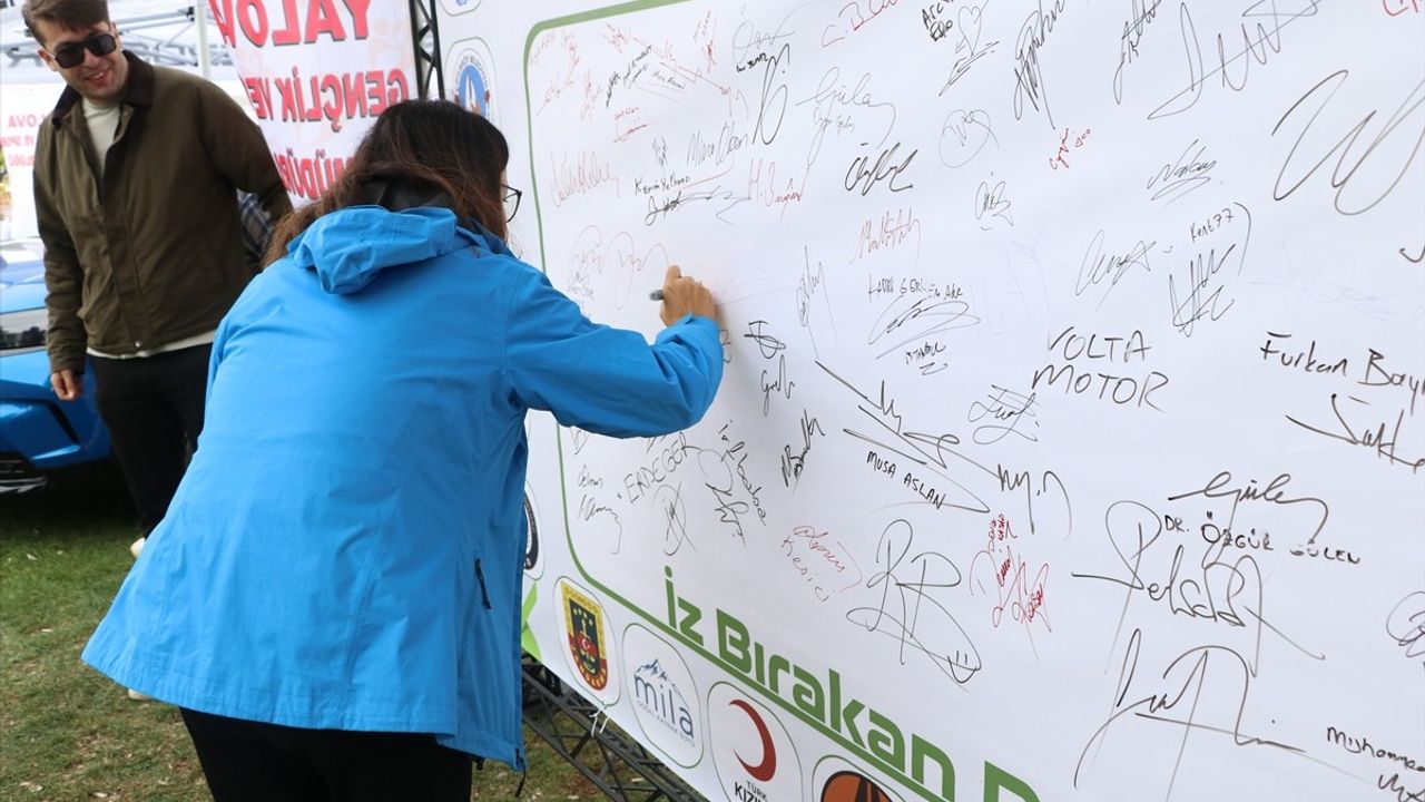 1. Gran Fondo Yalova 2025'te dereceye girenlere ödüller verildi