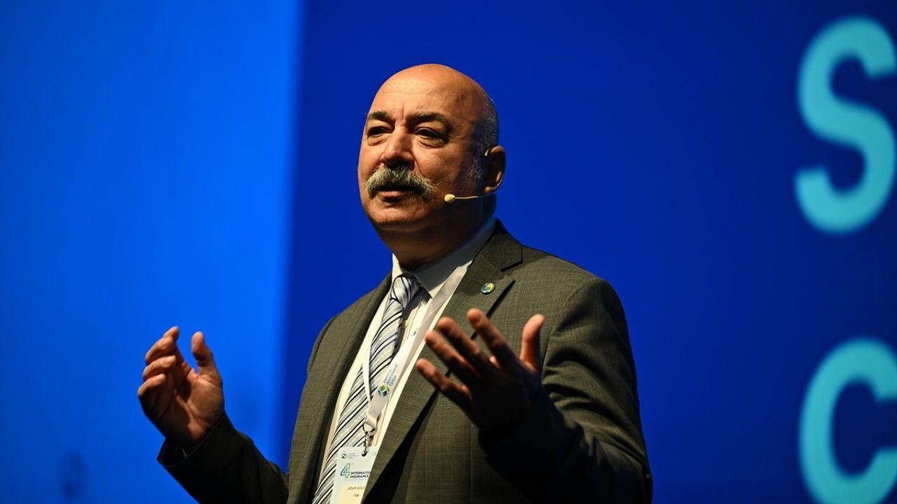 4. Uluslararası Sigorta Zirvesi başladı: SEDDK Başkanı Davut Menteş tamamlayıcı emekliliği anlattı