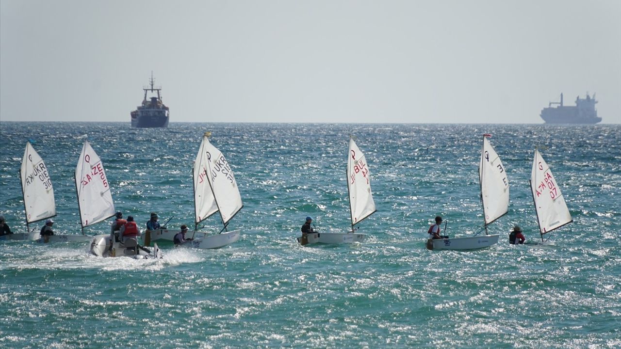 8. Cherry Cup, 9. Uluslararası Süleymanpaşa Optimist Cup kapsamında Tekirdağ'da gerçekleştirildi