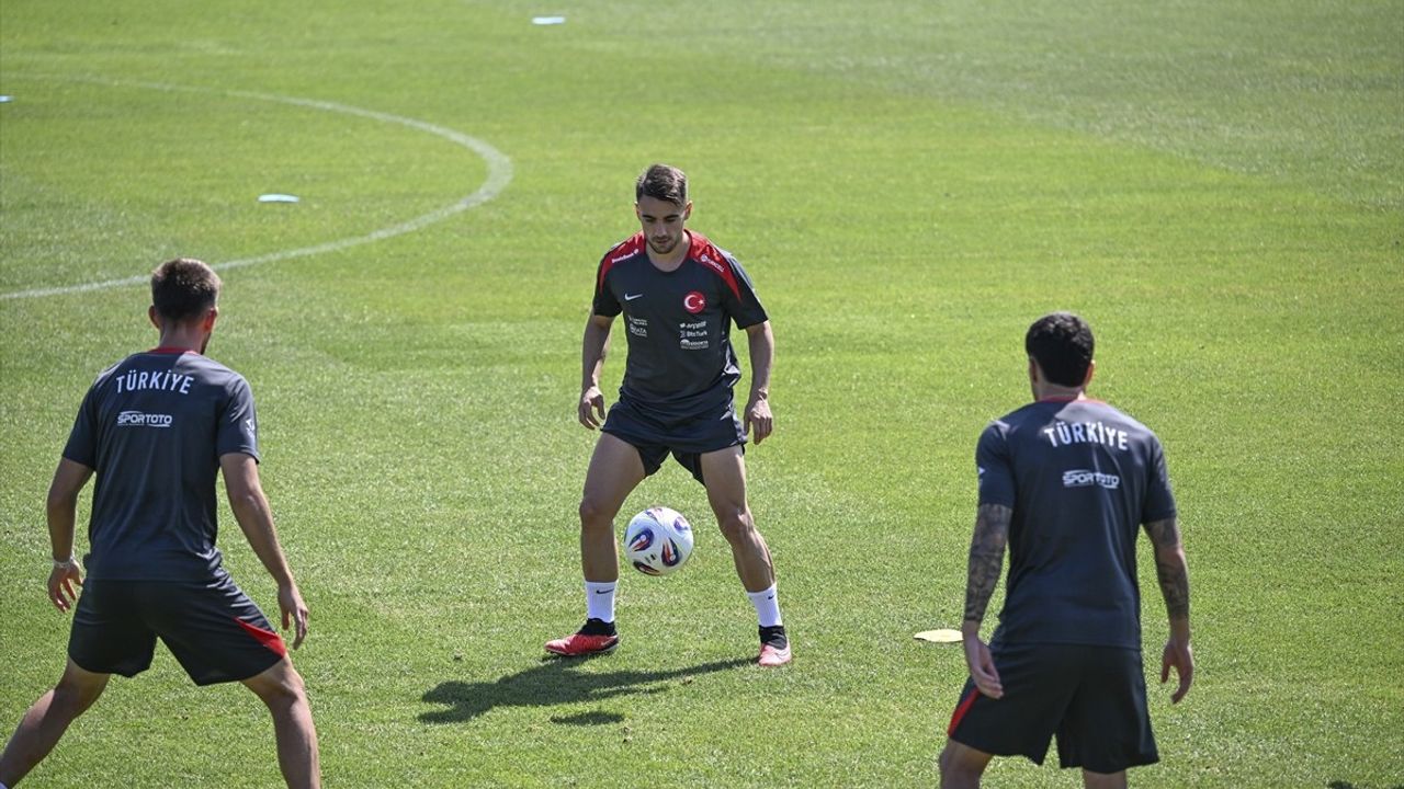 A Milli Takım, Gürcistan Maçı Hazırlıklarını Riva'da Tamamladı