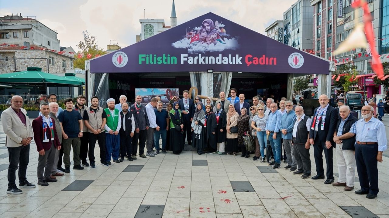 Adalet Bakanı Yılmaz Tunç, Ümraniye'deki Filistin Farkındalık Çadırı'nı ziyaret etti