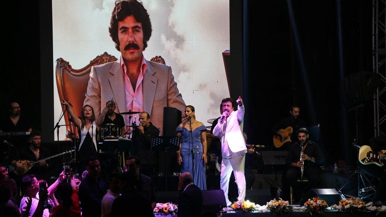 Adana'da Ferdi Tayfur Müzesi Törenle Açıldı