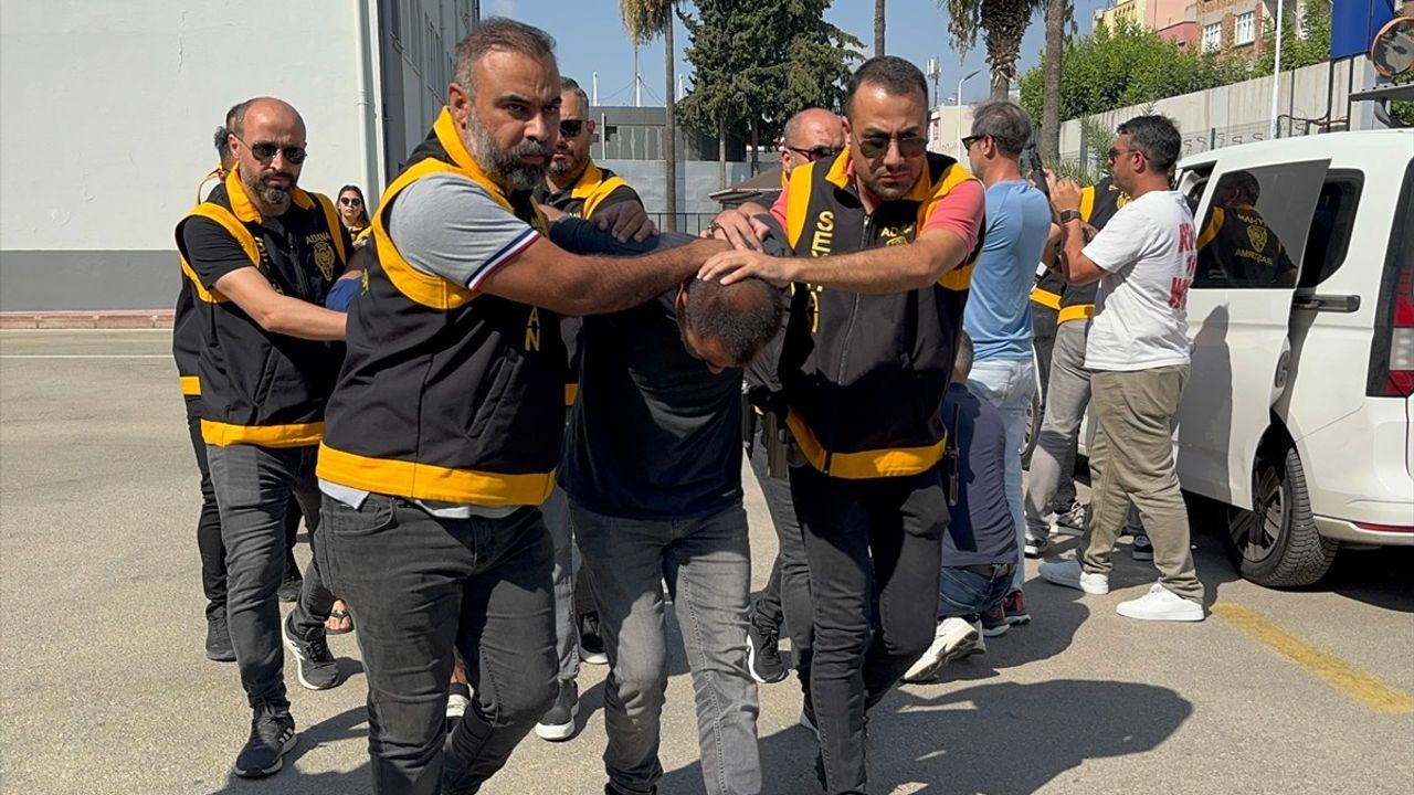 Adana'da otoparka silahlı saldırı girişimi: Operasyonda 54.265 uyuşturucu etkili hap ve 12 ruhsatsız silah ele geçirildi