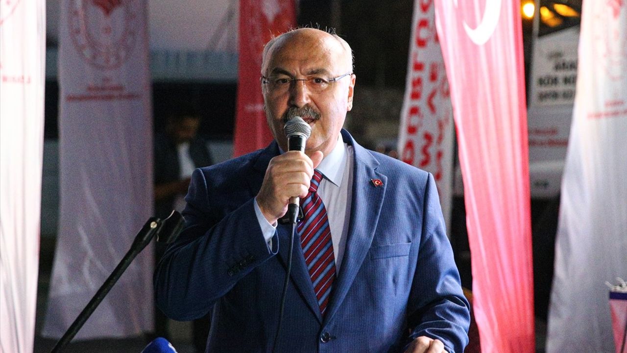 Adana Karataş'ta su ürünleri av sezonu törenle açıldı