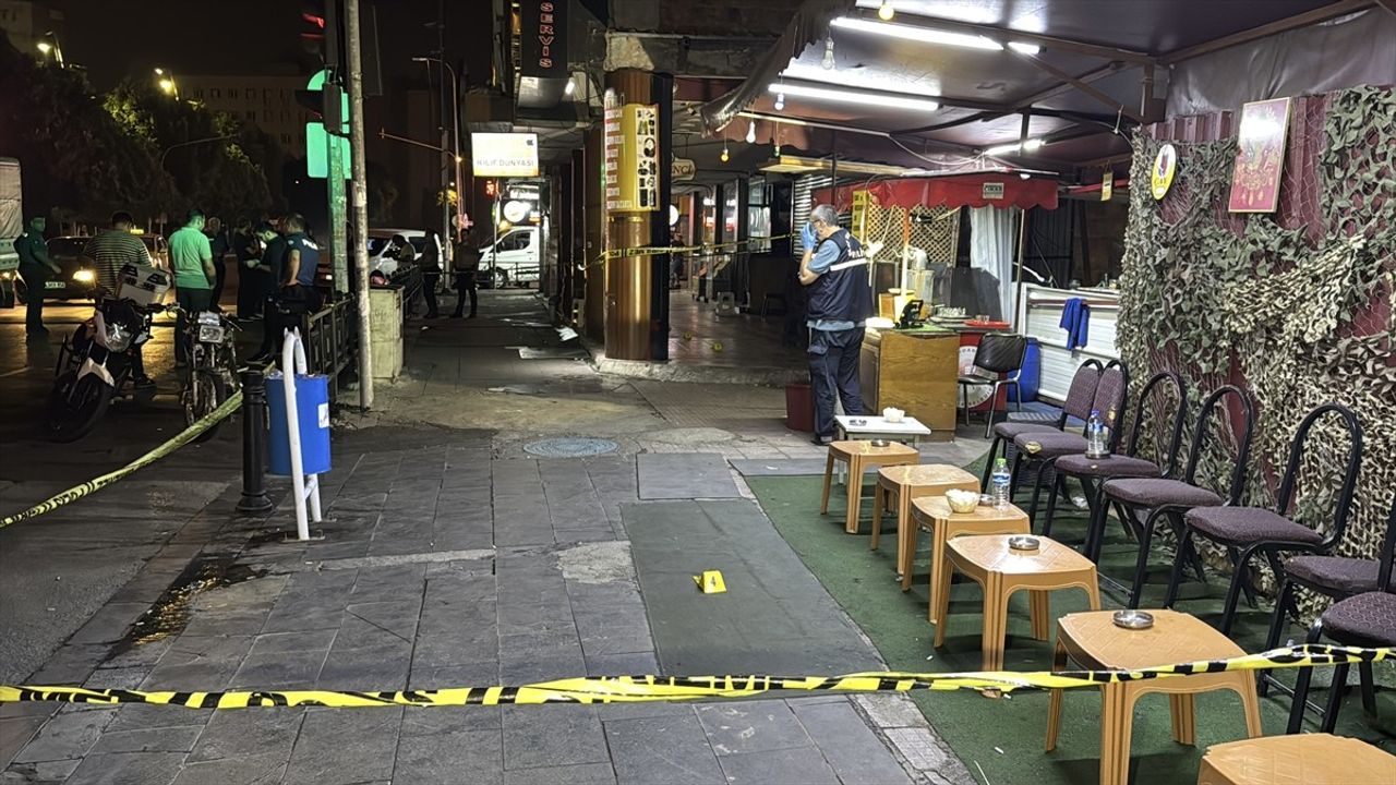 Adana Seyhan'da çay ocağına silahlı saldırıda 2 kişi yaralandı