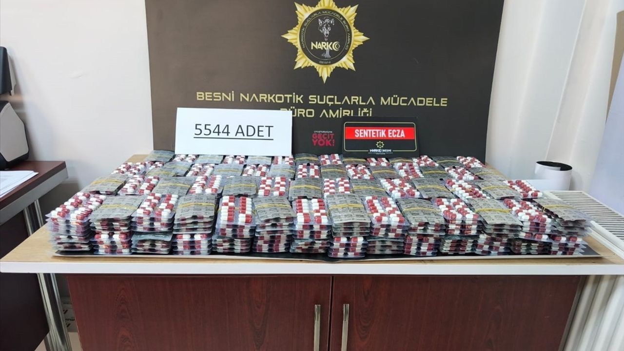 Adıyaman Besni'de uyuşturucu operasyonunda 5 bin 544 hap ele geçirildi, 2 şüpheli tutuklandı